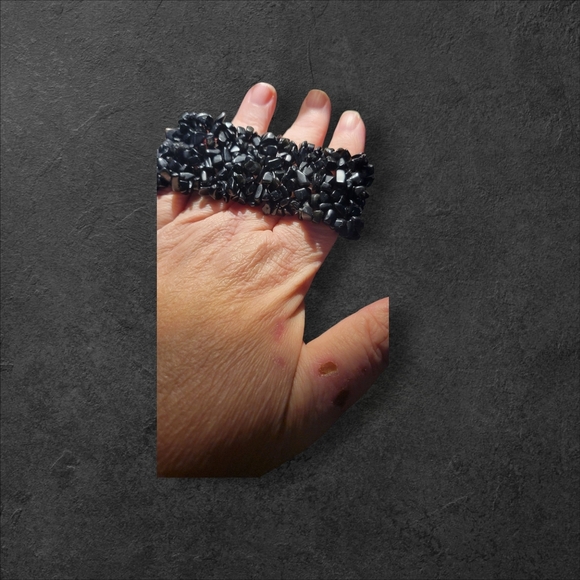 Black Beaded Stretchy Bracelet - Picture 2 of 2